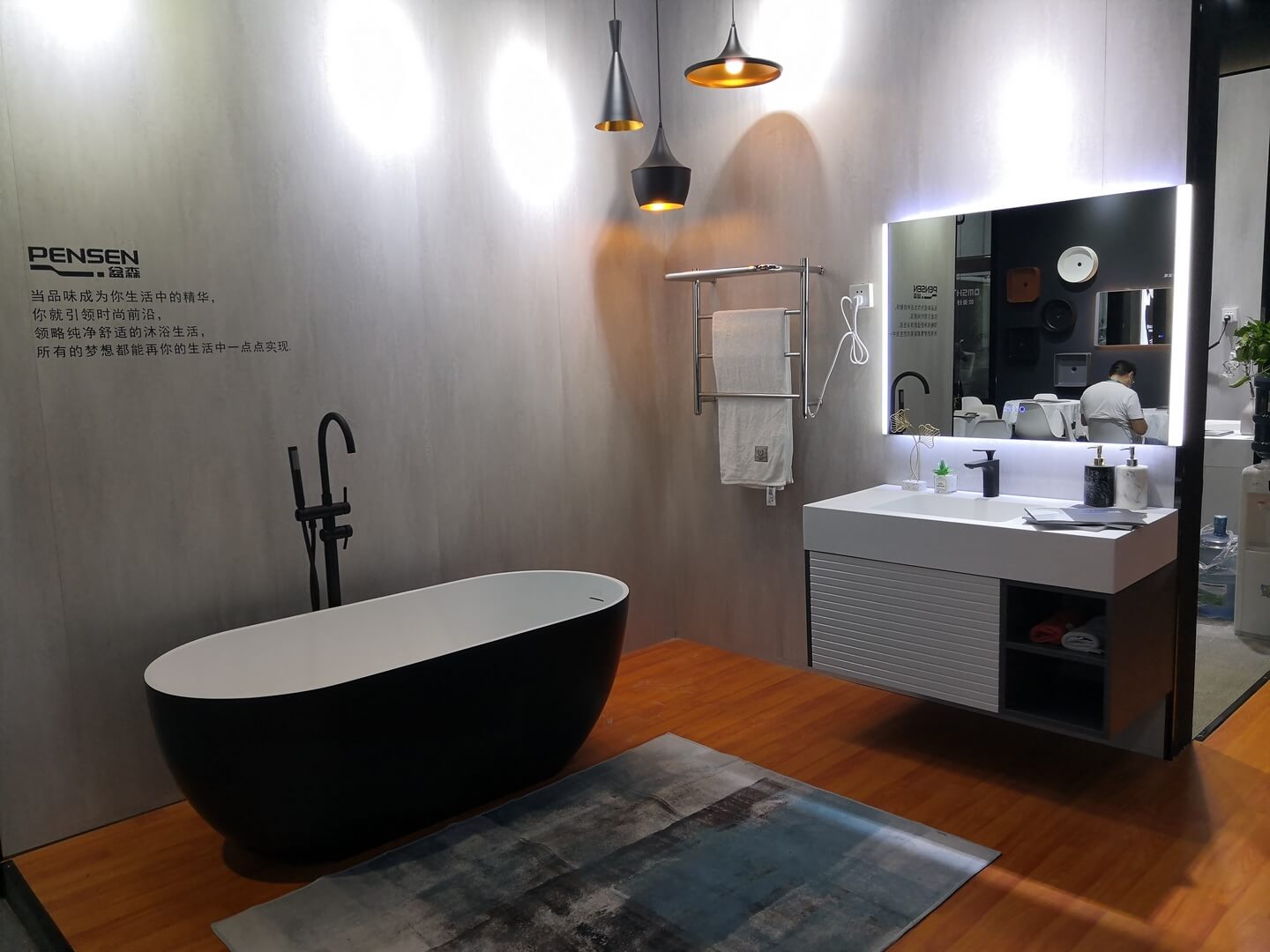 2020 Shanghai Fair from Cpingao bathroom products cabinet and bathtub