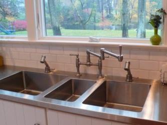 Triple-Play-Custom-Stainless-Steel-Countertop-with-Three-Integral-Sinks-Featured-400x250